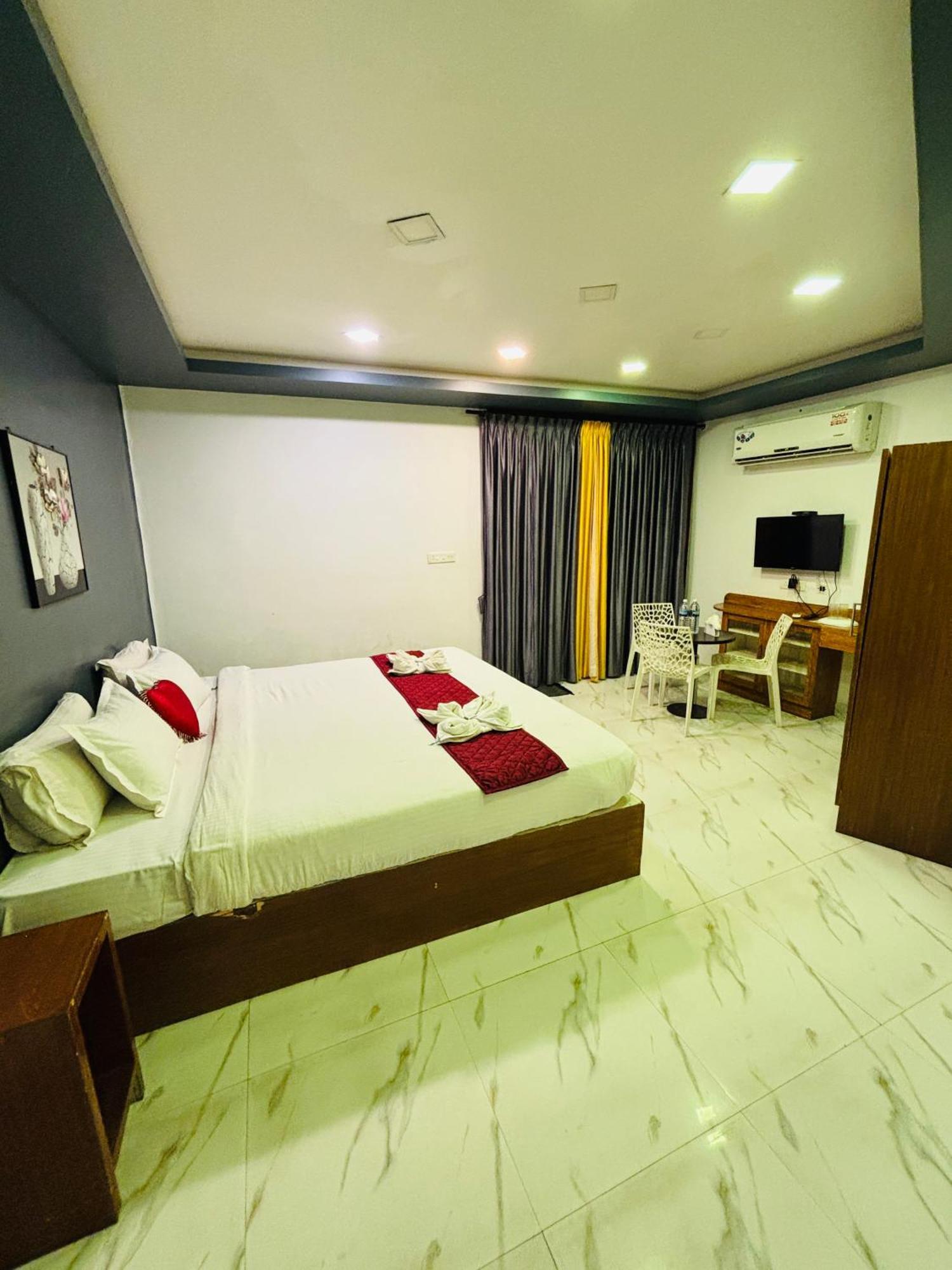 The Elite Beachview Pondicherry Esterno foto